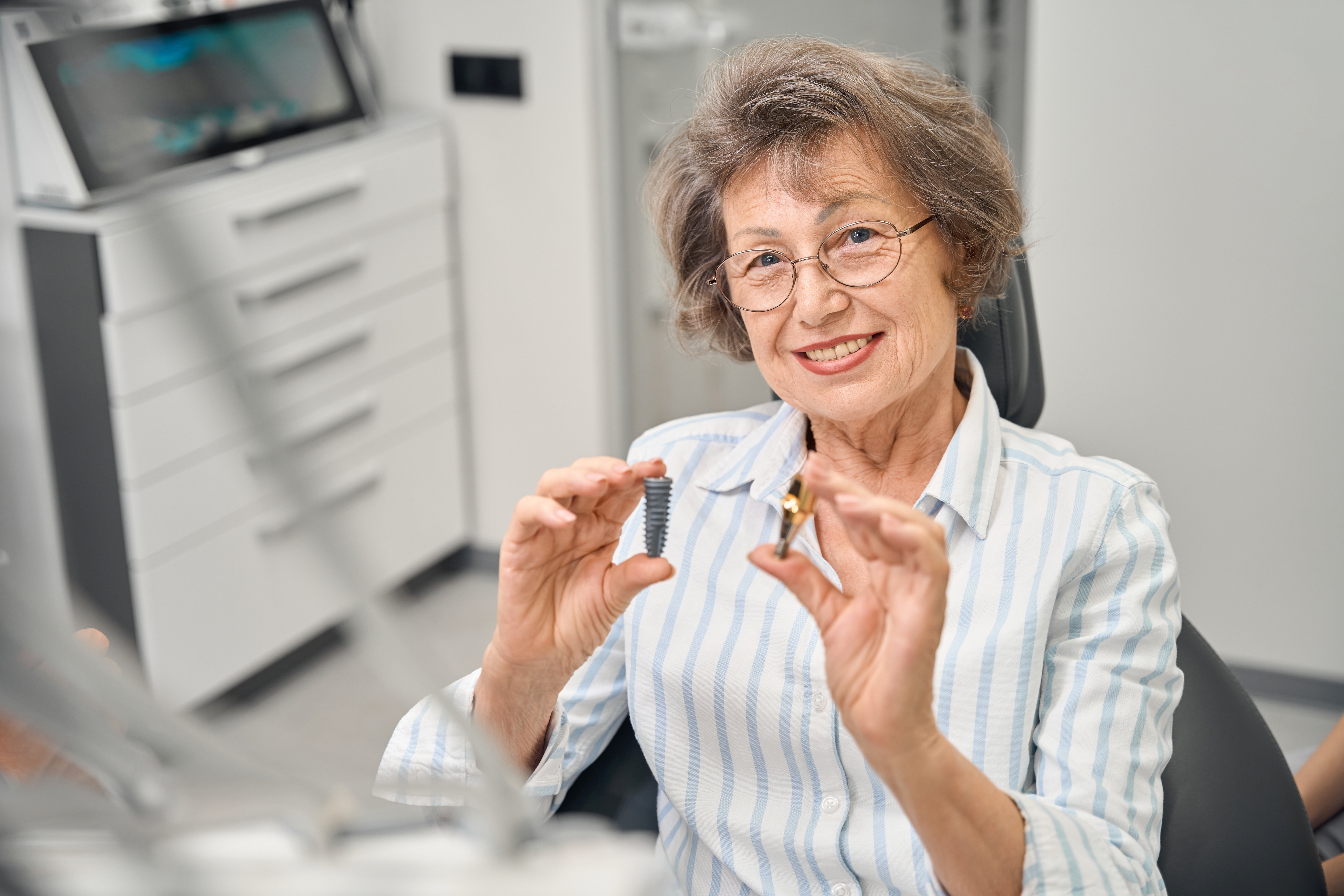 Impianti a carico immediato a Olbia: vantaggi, limiti e sicurezza